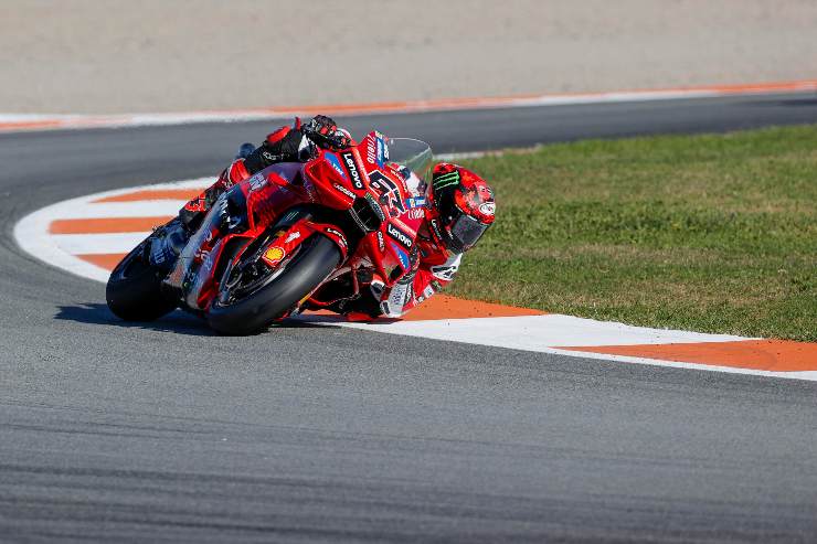 Pecco Bagnaia mentre corre con la sua Ducati