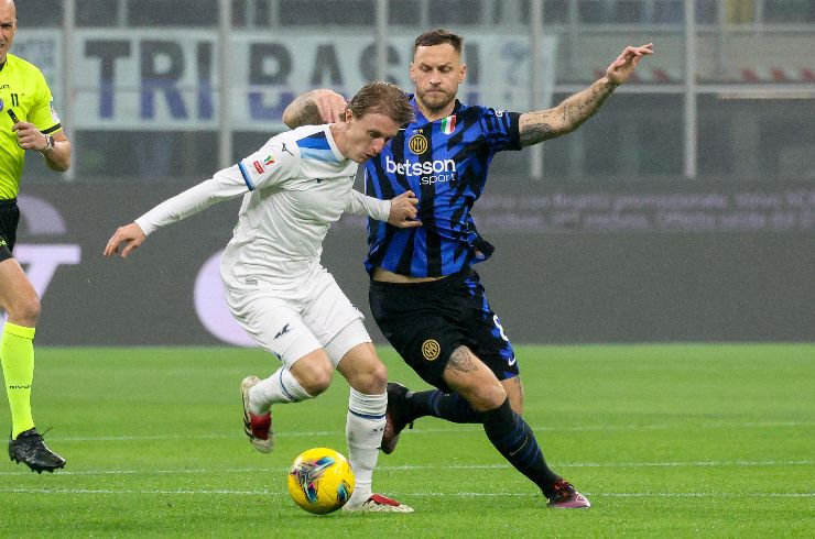 Nicolò Rovella durante una gara di campionato contro l'Inter
