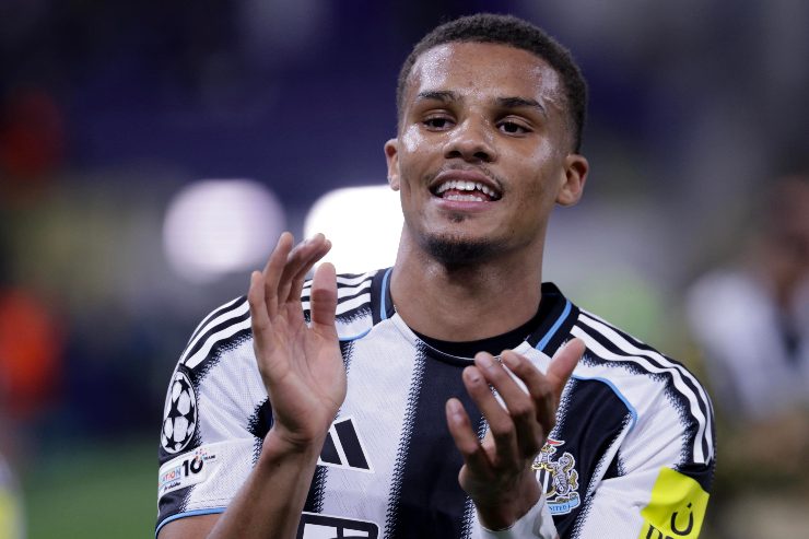 Thiaw mentre gioca con il Newcastle