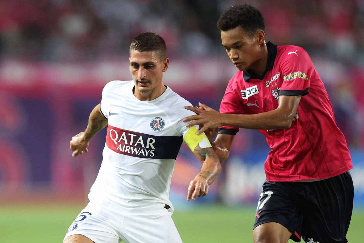 Marco Verratti mentre gioca una gara amichevole con l'Al Duhaill