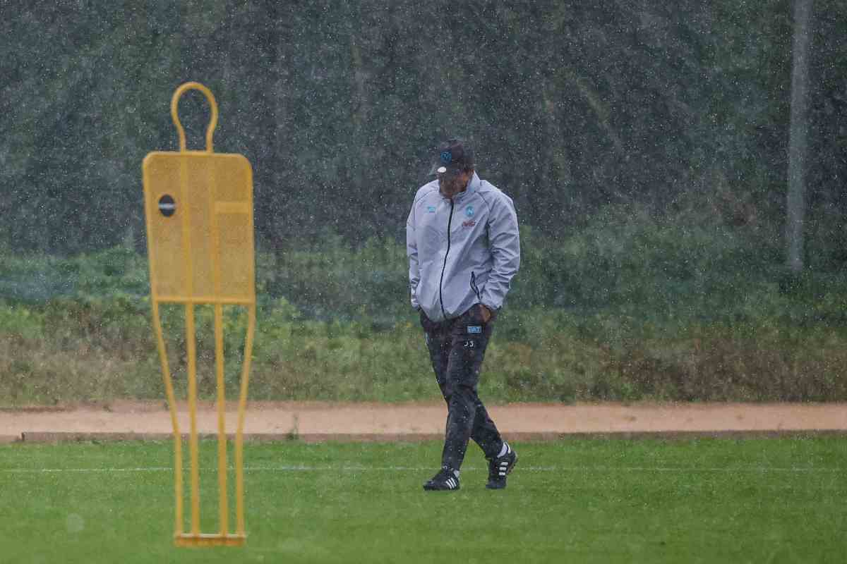 Antonio Conte durante un allenamento del suo Napoli