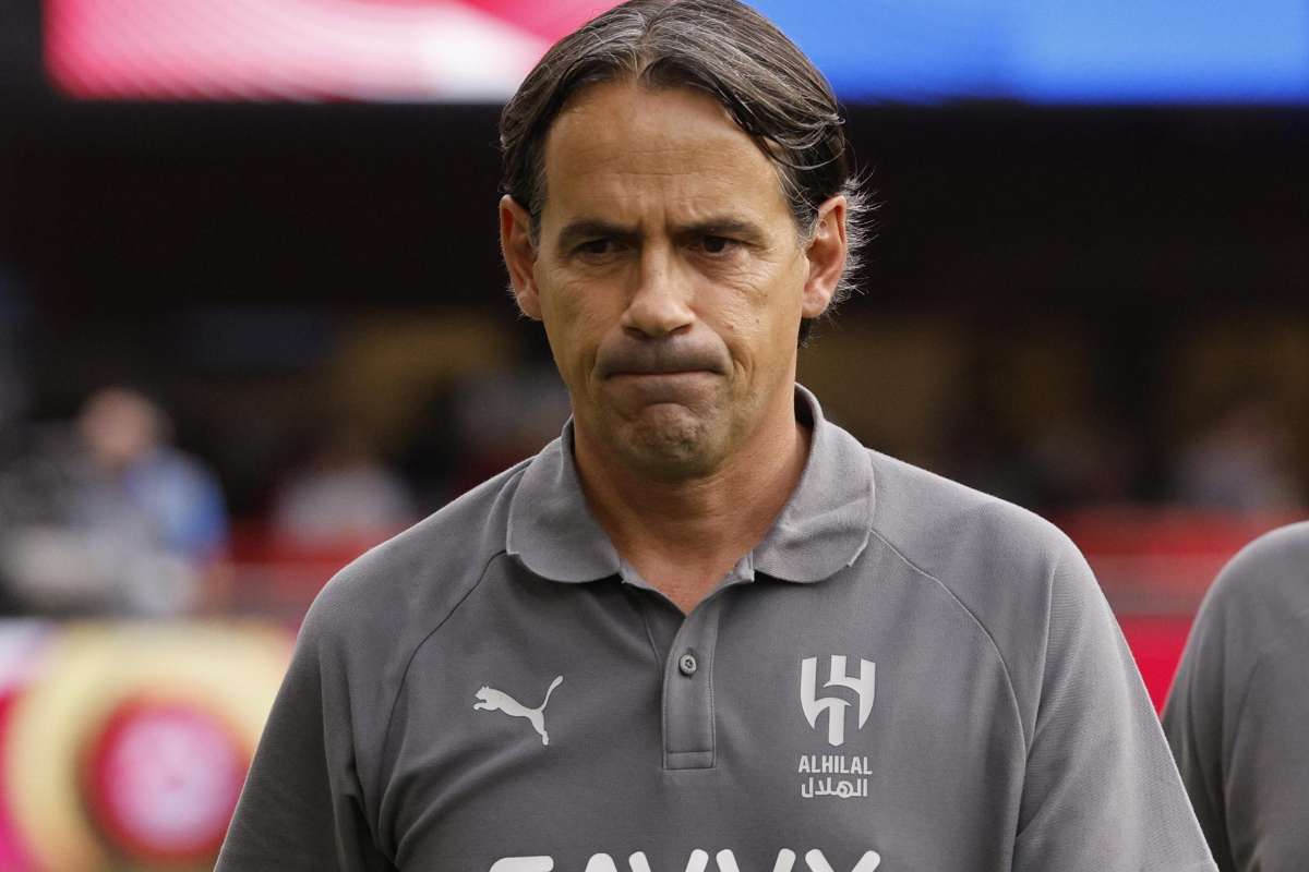 Il tecnico dell'Al Hilal Simone Inzaghi mentre si prepara a una gara