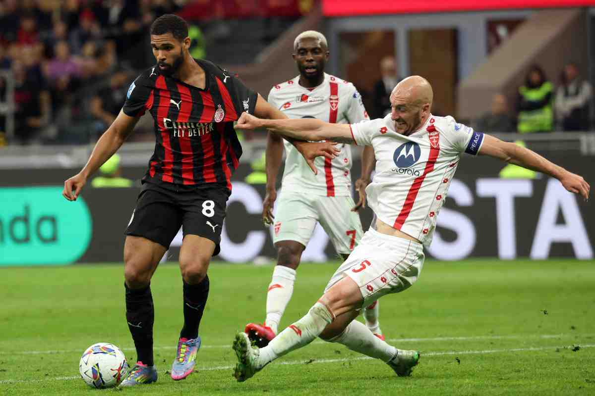 Loftus-Cheekmentre fa un contrasto durante una gara