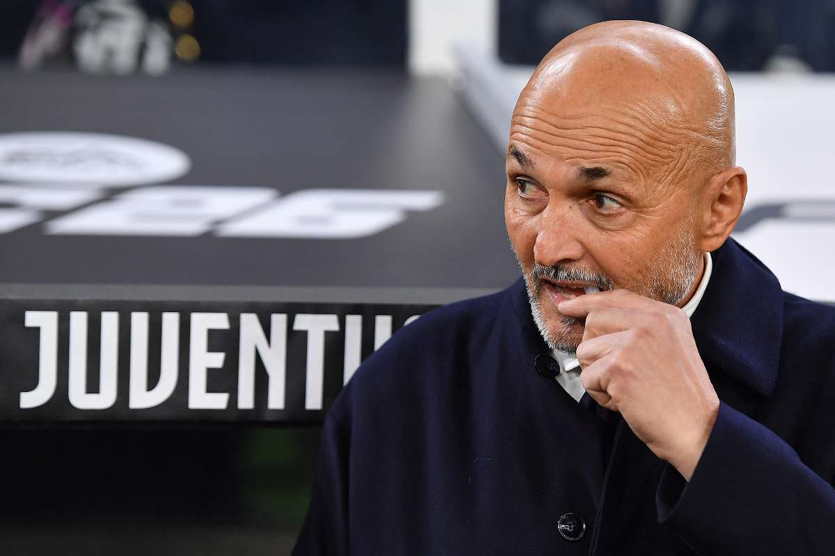 Uno Spalletti pensieroso e titubante sulla panchina della Juventus
