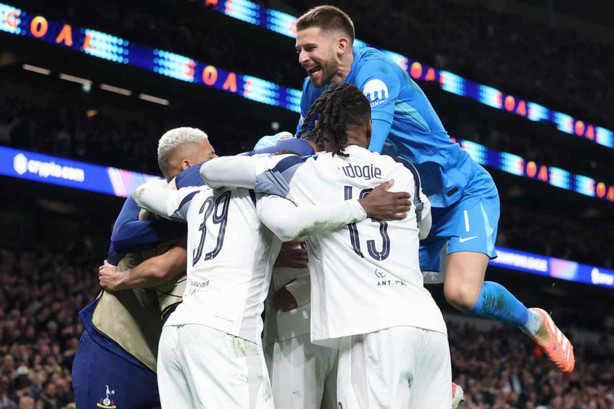 Il Tottenham esulta