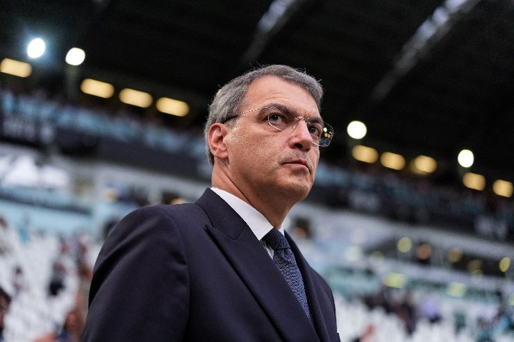 Il dirigente della Juve Comolli poco prima di una gara di Champions League