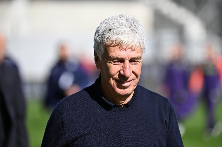 Giampiero Gasperini mentre esce dallo stadio dopo una gara