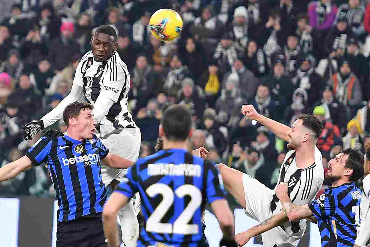 Un momento della sfida tra Juventus e Inter in campo