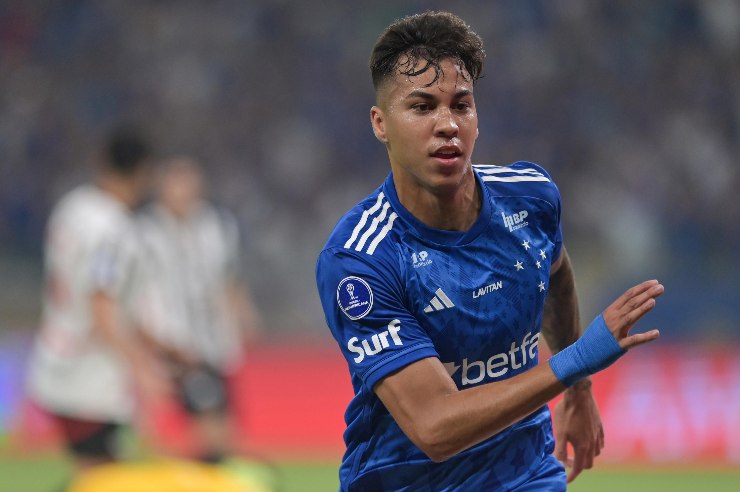 Kaio Jorge attaccante del Cruzeiro ed ex Juventus mentre è in azione