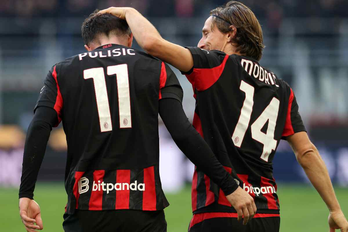 Pulisic mentre viene rincuorato da Modric