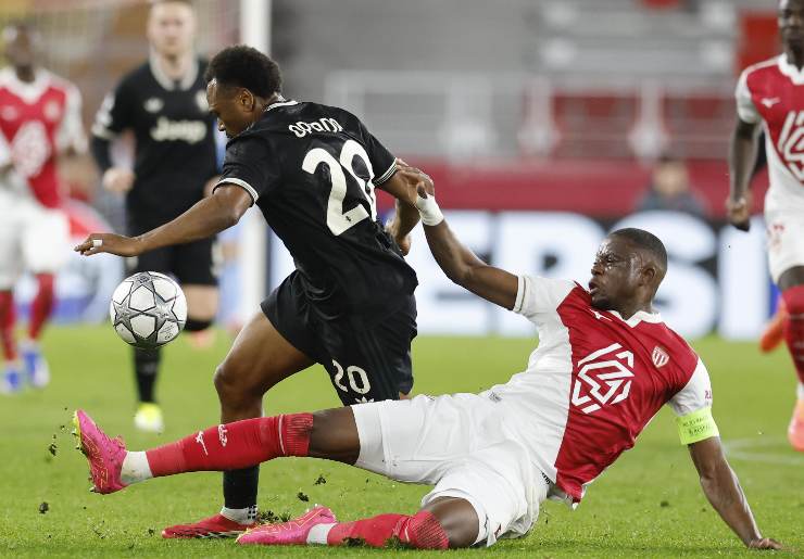 L'attaccante della Juventus Openda durante la gara di Champions col Monaco