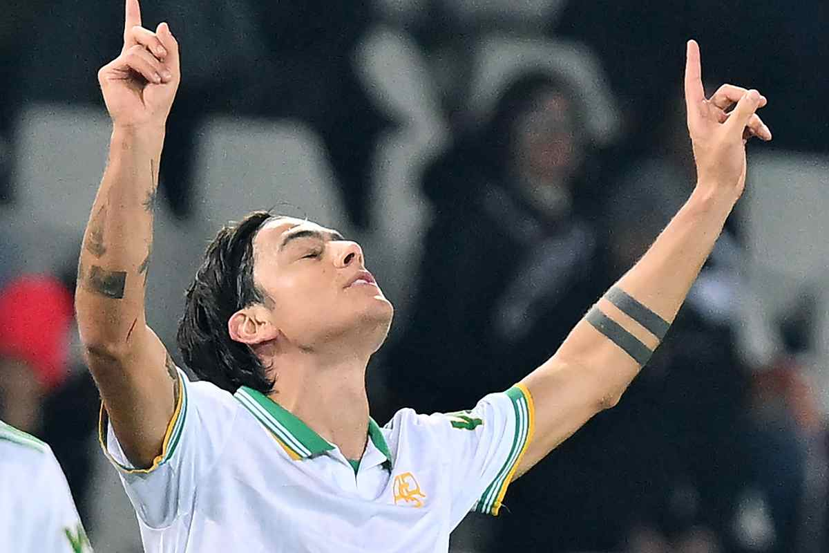 Paulo Dybala mentre esulta dopo un gol segnato al Torino