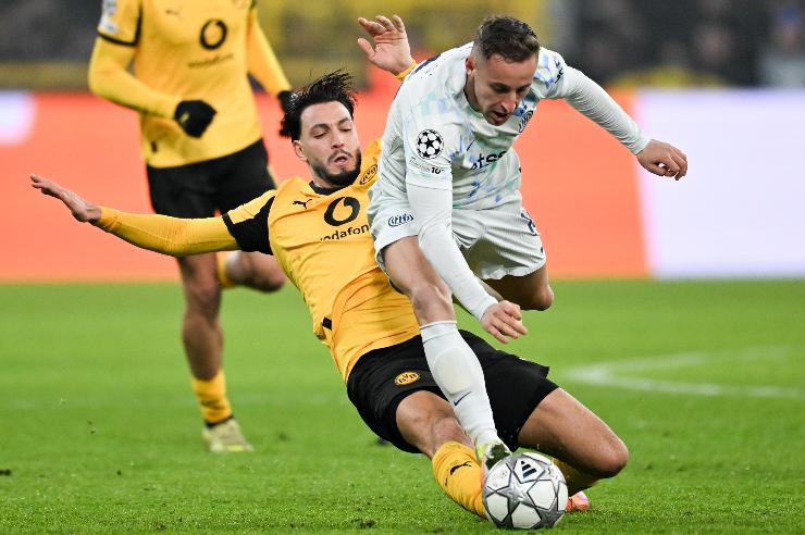 Frattesi durante la sfida di Champions con il Borussia Dortmund