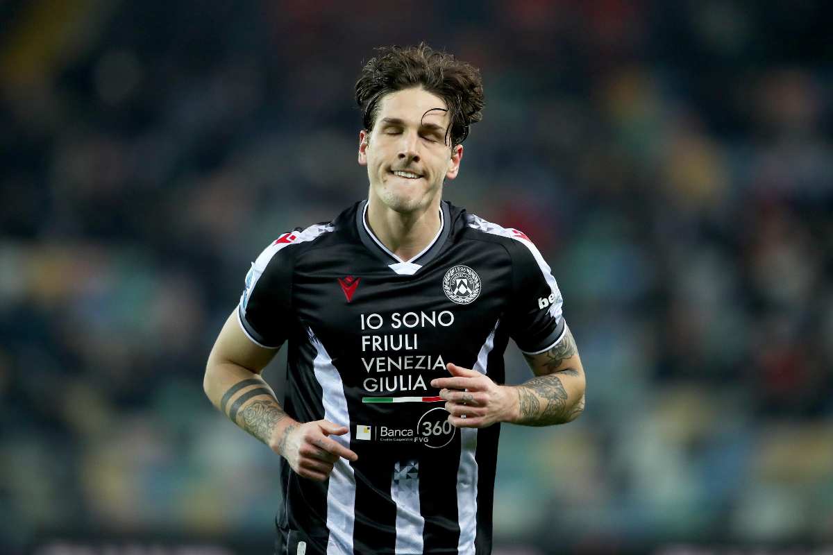 Nicolò Zaniolo durante una gara di serie A con la maglia dell'Udinese