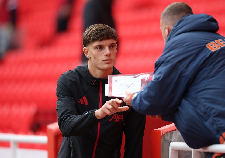 Il giovane difensore Leoni mentre si allena a Liverpool