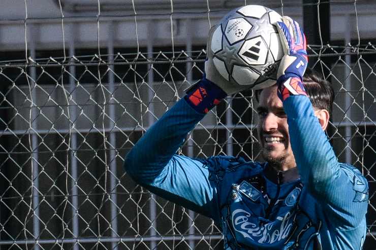 Alex Meret durante una fase d'allenamento