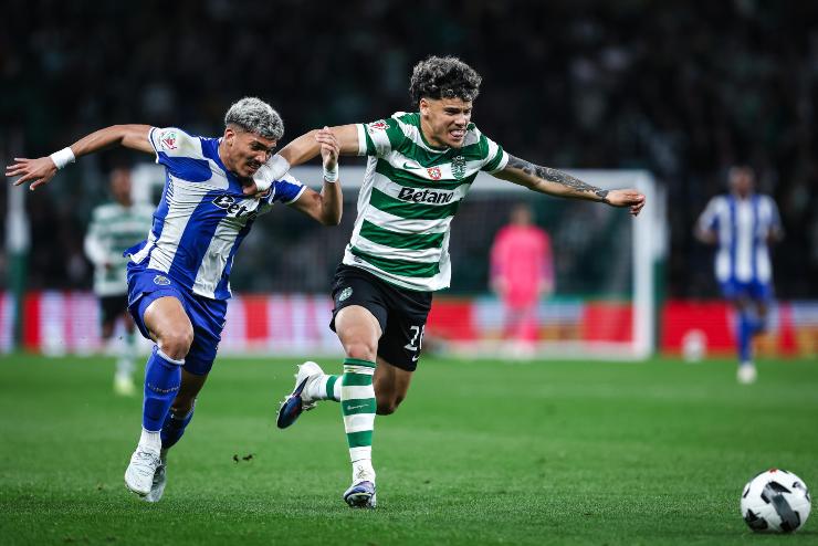 Araujo menrre si mette in evidenza con lo Sporting Lisona in Champions