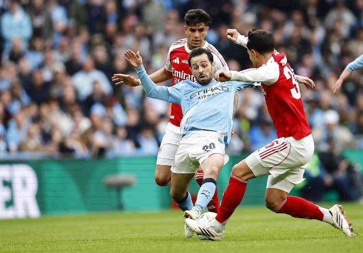 Bernardo Silva mentre gioca una gara con l'Arsenal