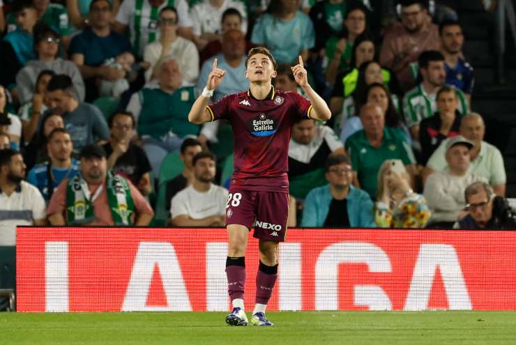 Il laterale del Valladolid Chyki dopo un gol