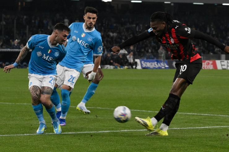 Rafa Leao durante la gara col Napoli in campionato
