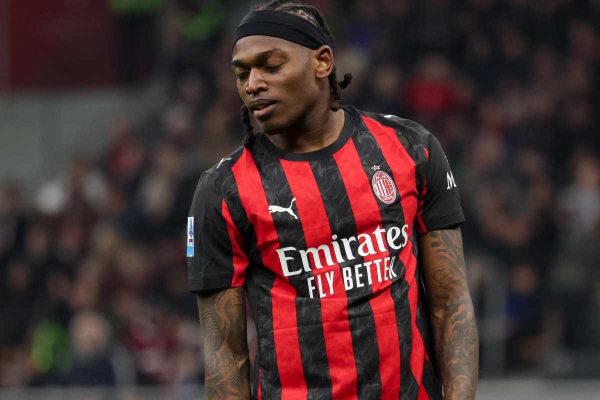 L'esterno del Milan Leao dopo che ha sprecato un'occasione