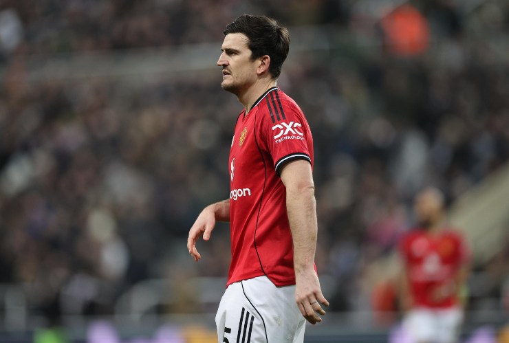 Maguire mentre cerca di scrollarsi di dosso l'amarezza
