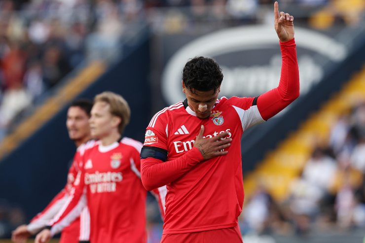 L'esultanza di Rios dopo un gol con Benfica in Champions League