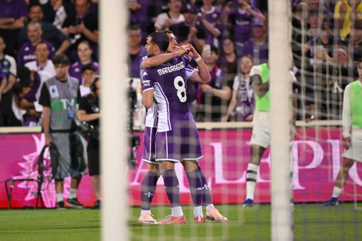 Un gol della Fiorentina celebrato dai giocatori viola
