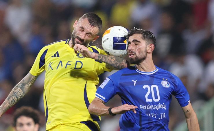 Brozovic mentre gioca nel campionato arabo
