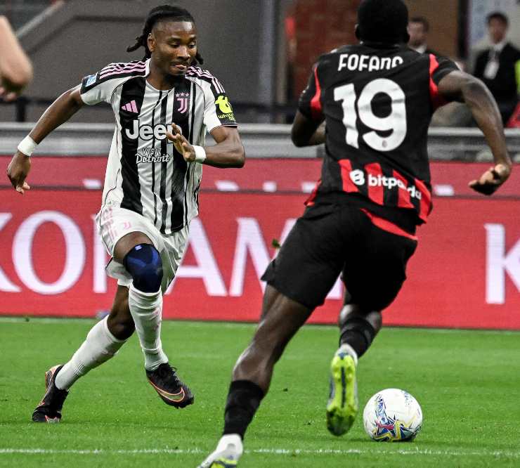 Il giocatore del Milan Fofana mentre va a contrasto con Thuram della Juve
