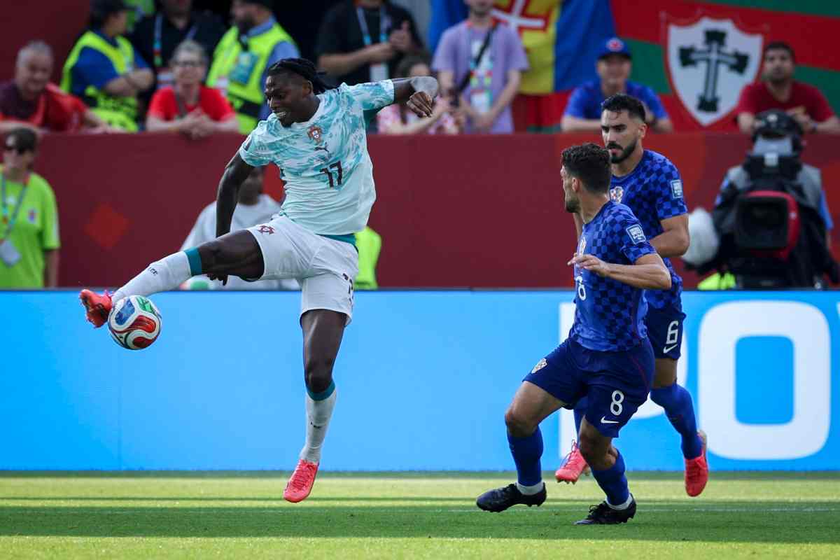 Rafa Leao durante una partita del mondiale col Portogallo