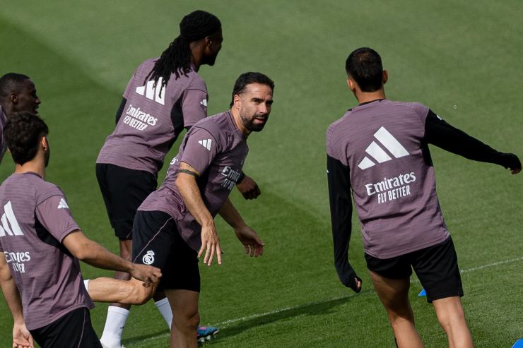 Daniuel Carvajal durante una fase dell'allenamento col Real Madrid