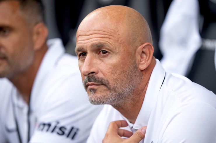 Vincenzo Italiano mentre guida il Besiktas