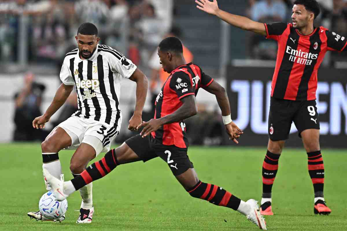 Juve e Milan mentre si affrontano in campionato