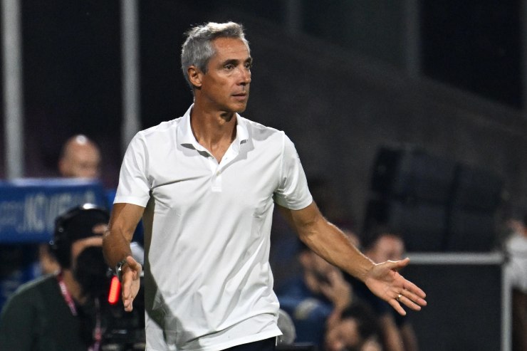 Il tecnico Paulo Sousa mentre dirige la sua squadra