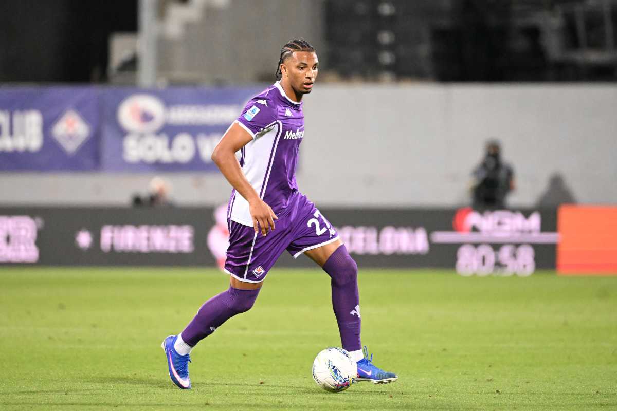 Il centrocampista della Fiorentina Ndour durante una gara di serie A