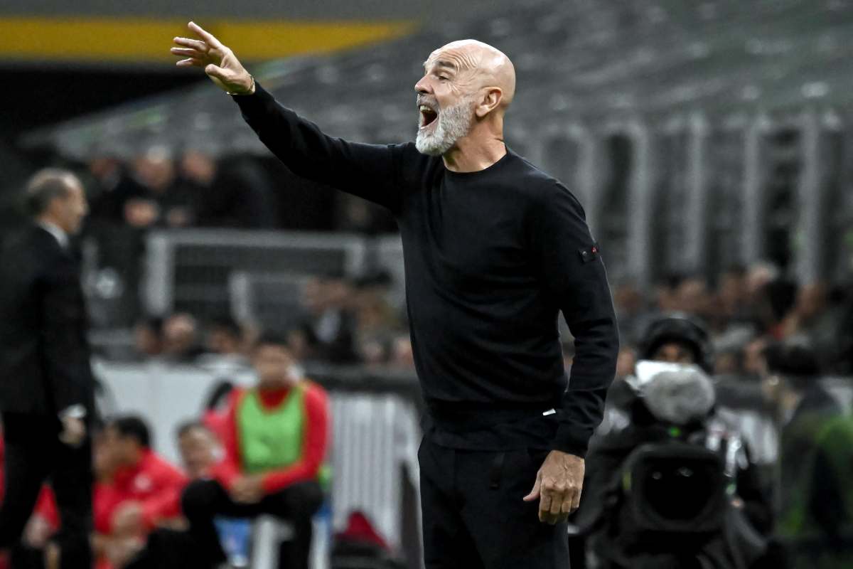 Stefano Pioli durante una partita della Lega Araba